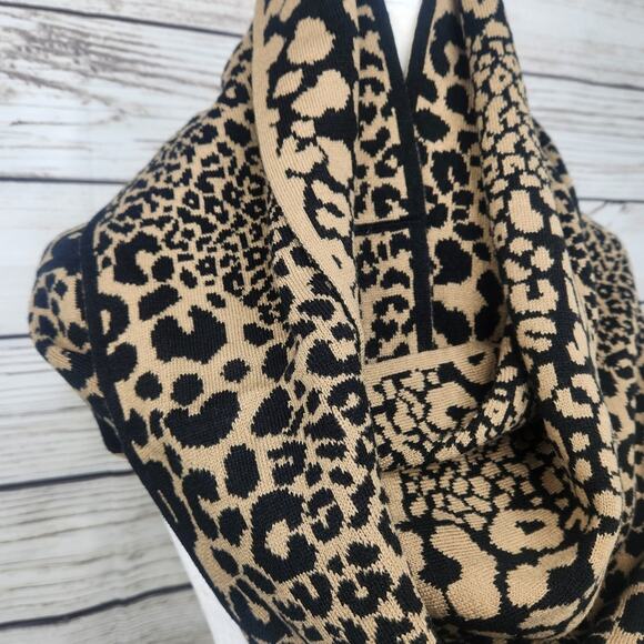 Michael Kors Women's Infinity Leopard Print Scarf Fall Cozy Warm Accessories - Picture 2 of 3